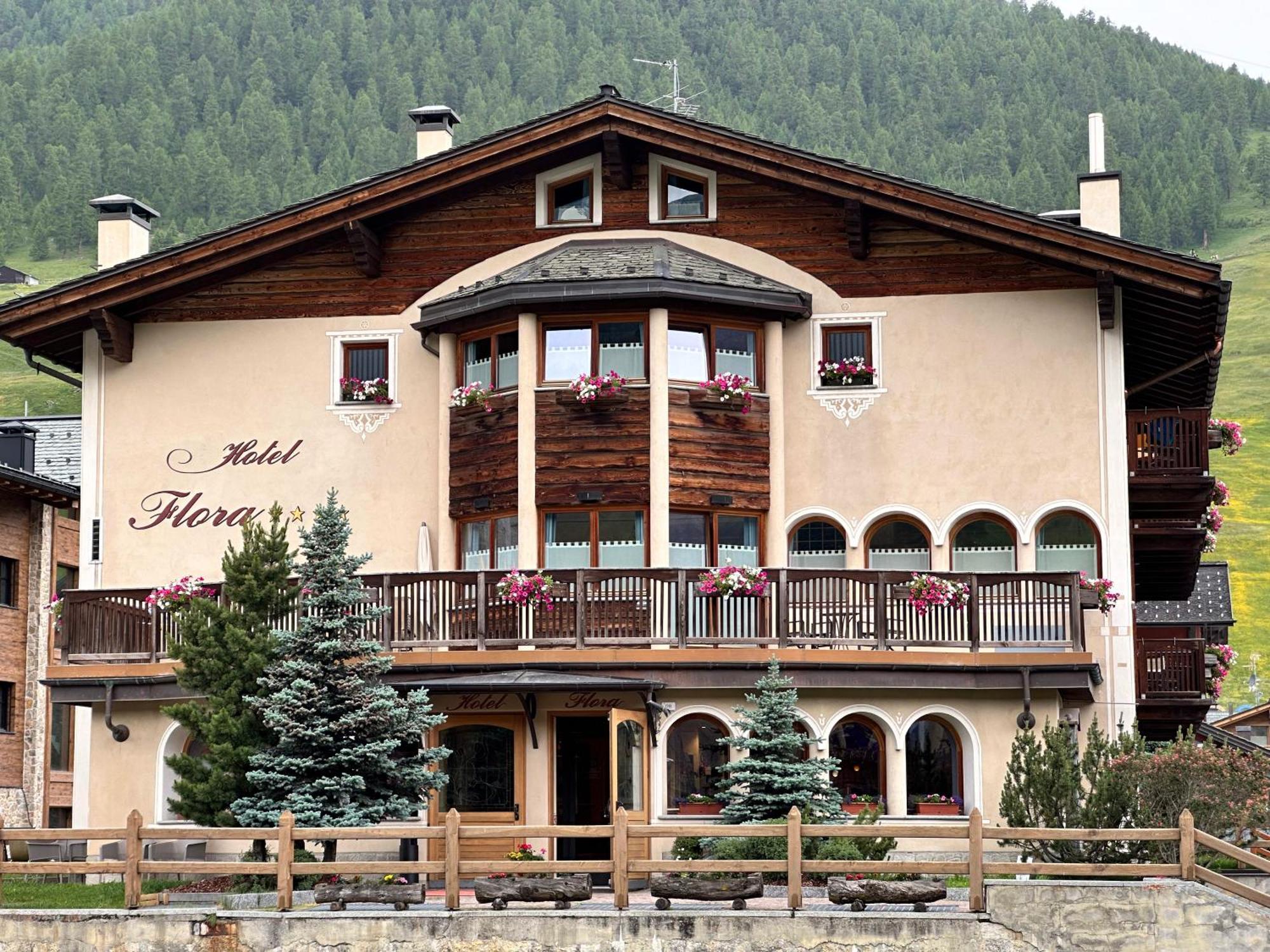 Hotel Flora Livigno Zewnętrze zdjęcie